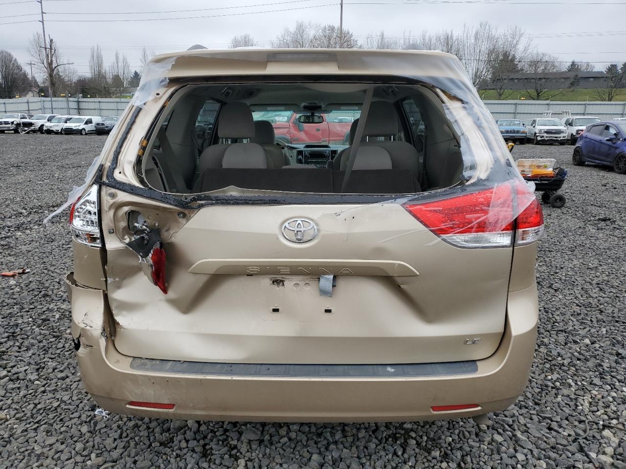 2013 Toyota Sienna - Image 6