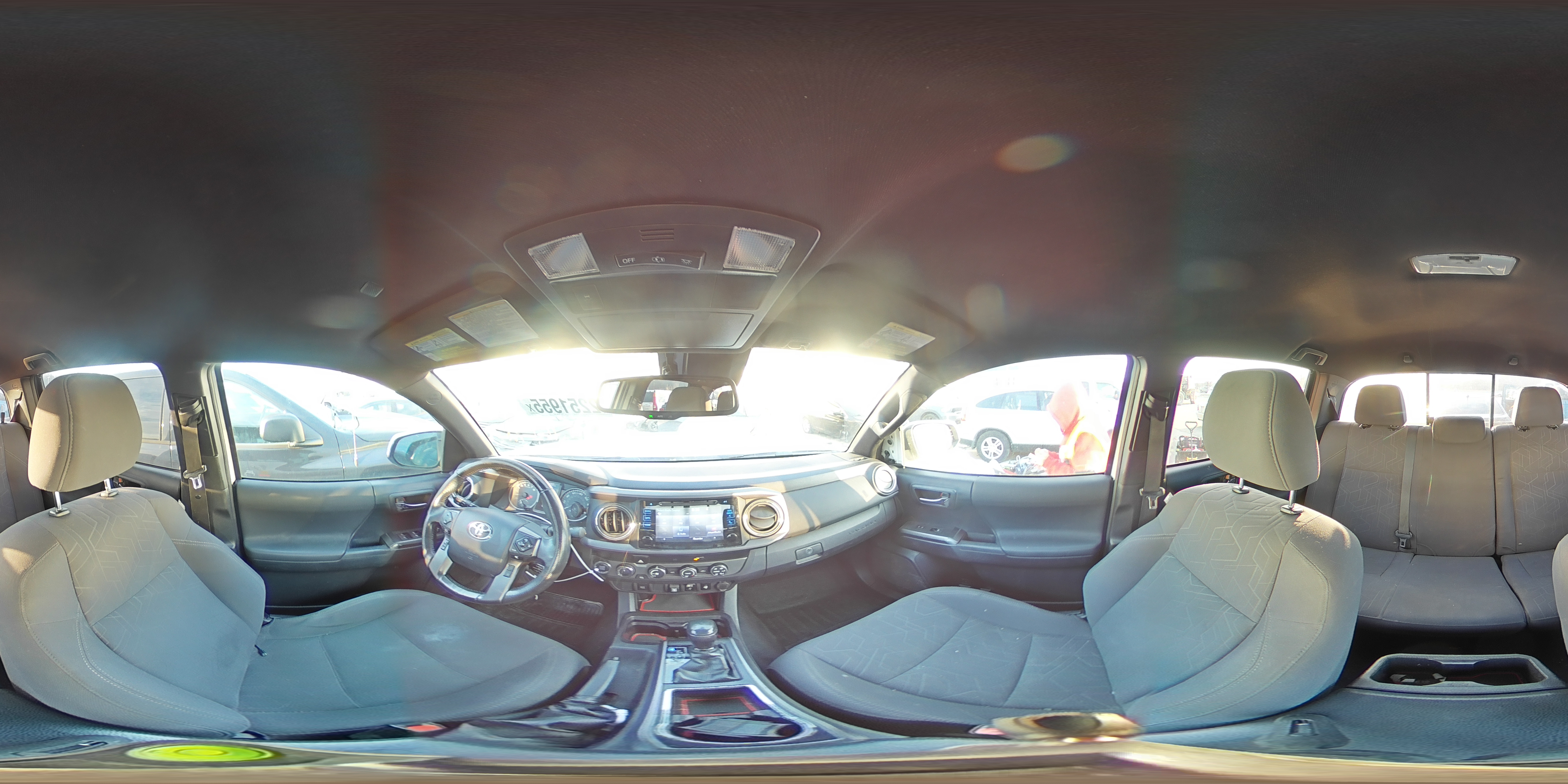 2019 Toyota Tacoma - Image 13