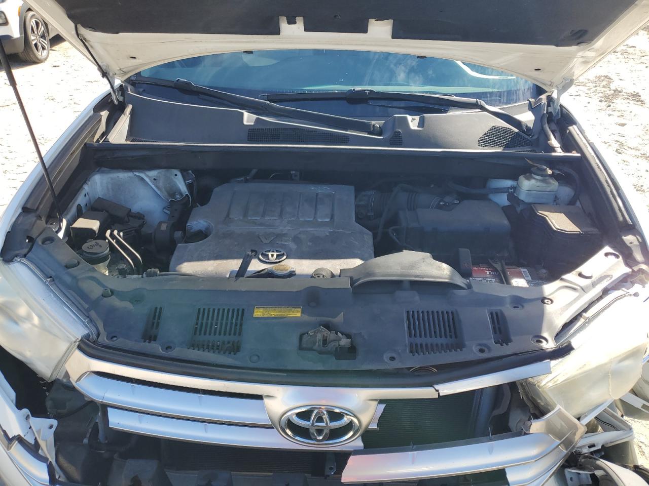 2011 Toyota Highlander - Image 12