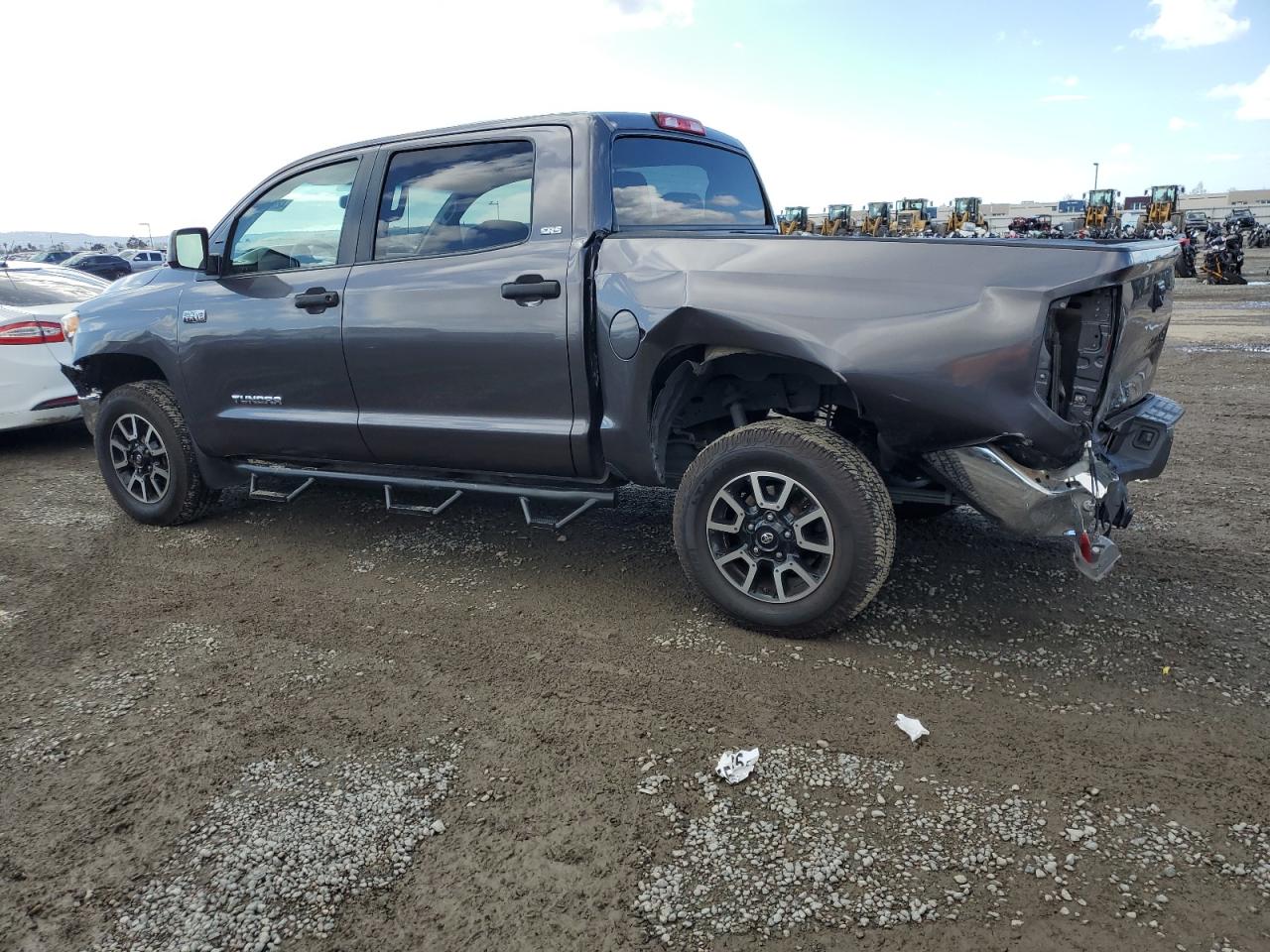 2015 Toyota Tundra - Image 2