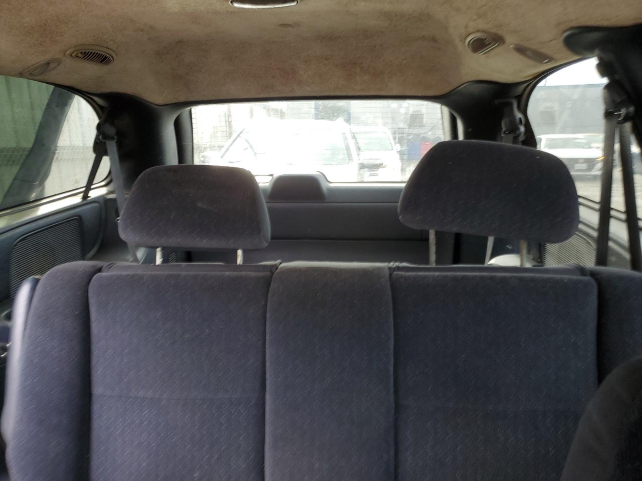 2002 Chrysler Town & Country - Image 10