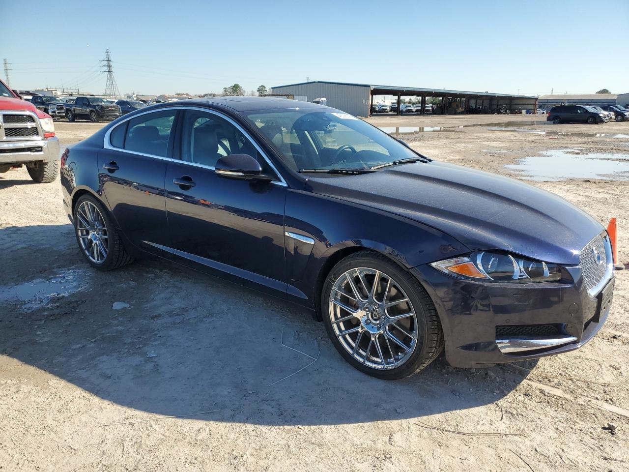 2014 Jaguar XF - Image 4