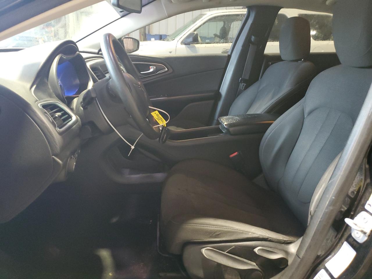 2016 Chrysler 200 - Image 7