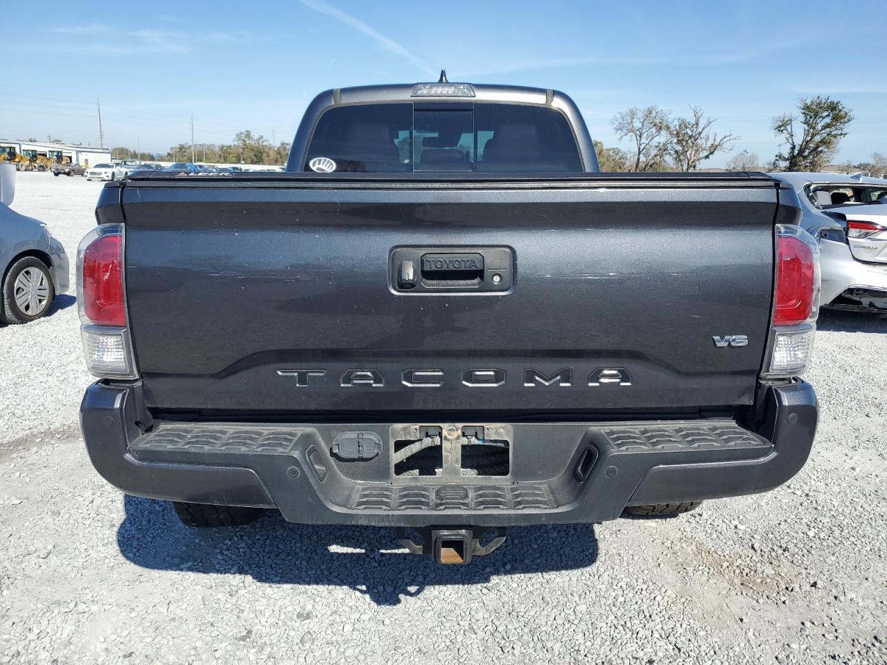 2020 Toyota Tacoma - Image 6