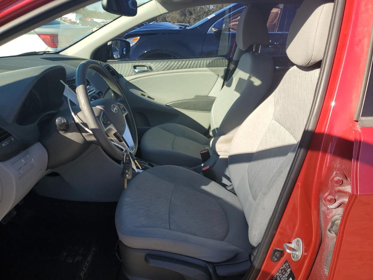 2013 Hyundai Accent - Image 7