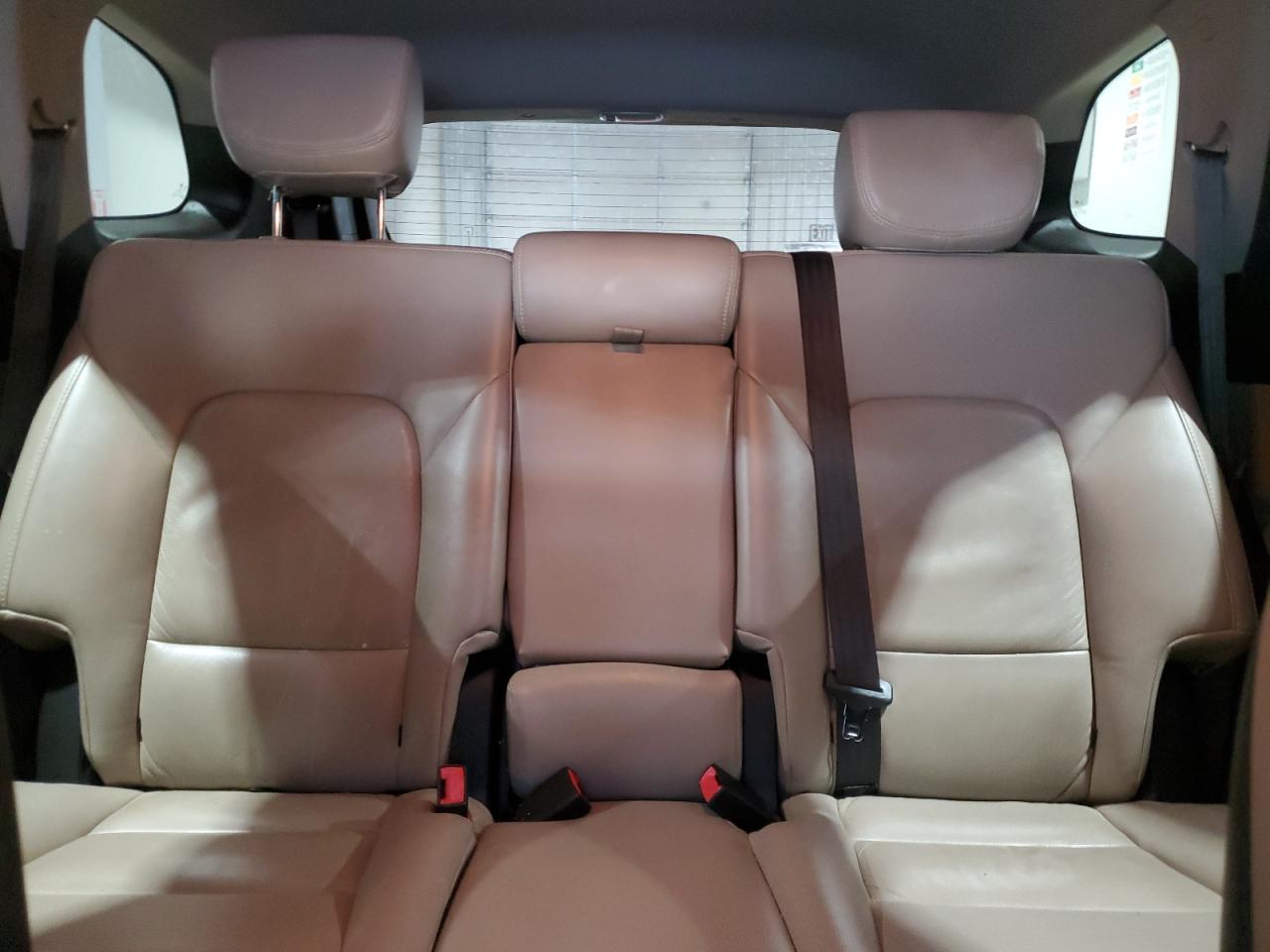 2017 Hyundai Santa Fe - Image 10