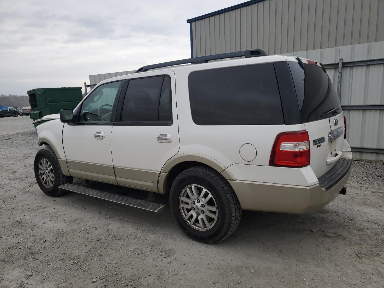 2010 Ford Expedition - Image 2