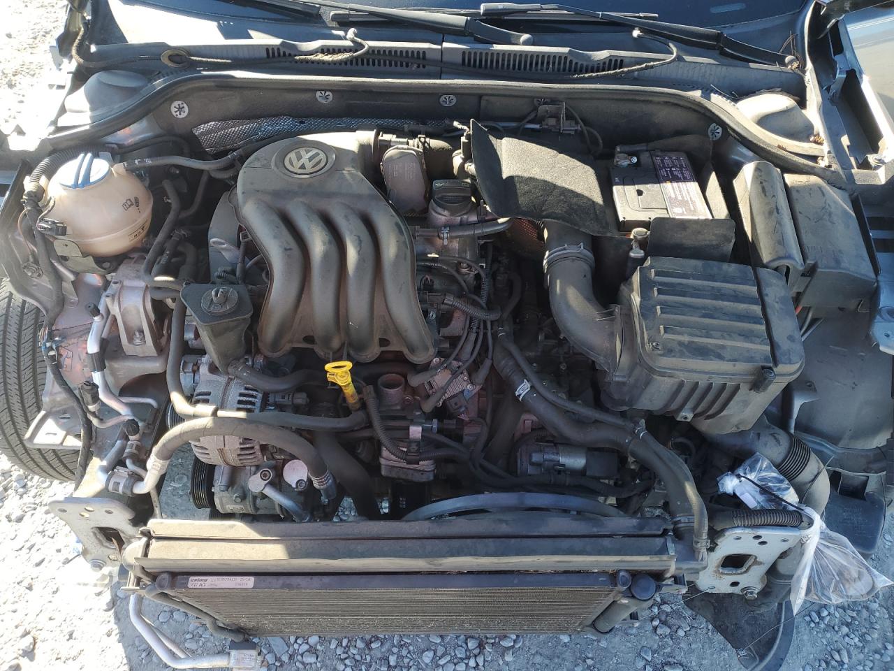 2014 Volkswagen Jetta - Image 13