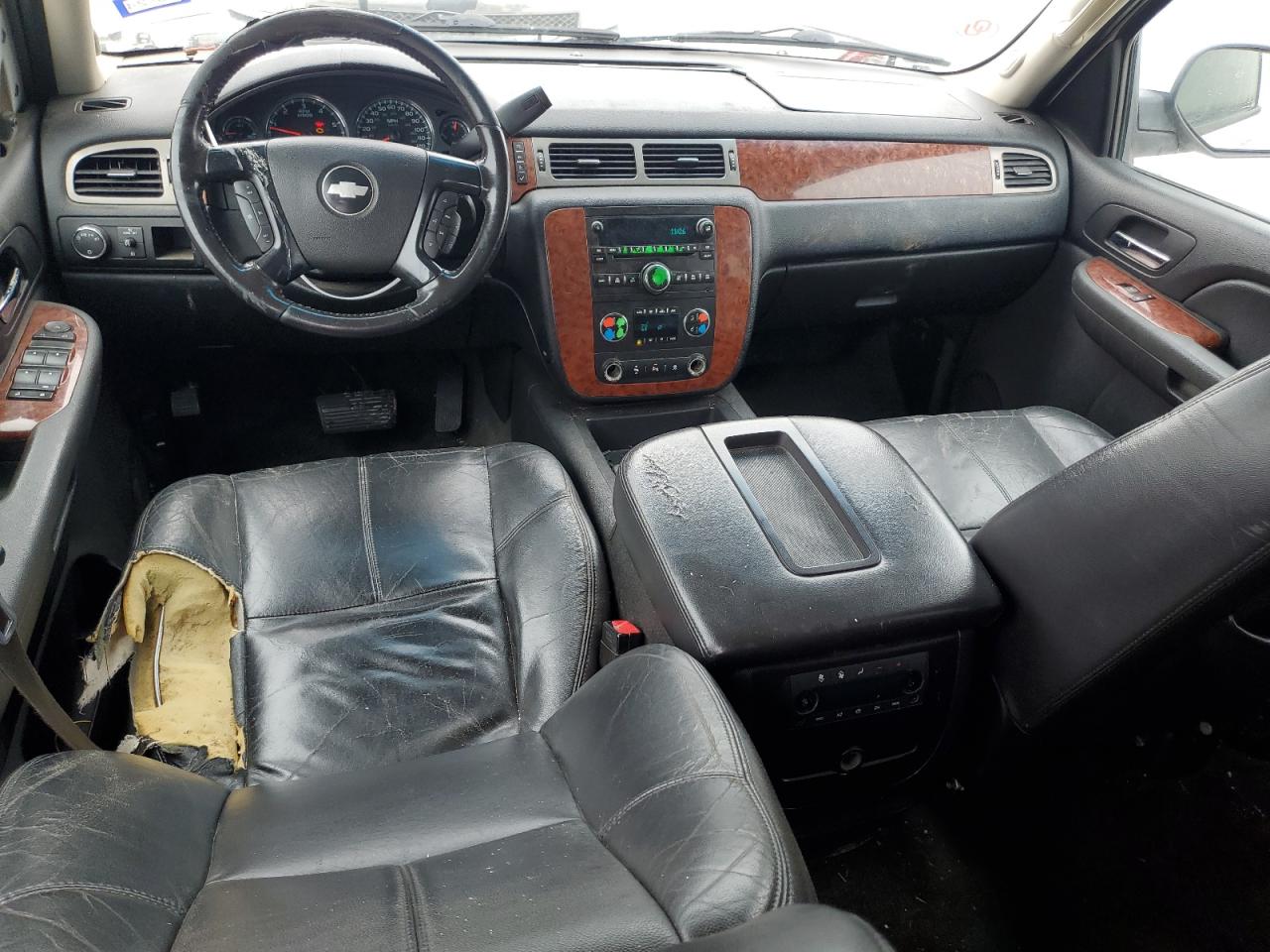 2008 Chevrolet Suburban - Image 8