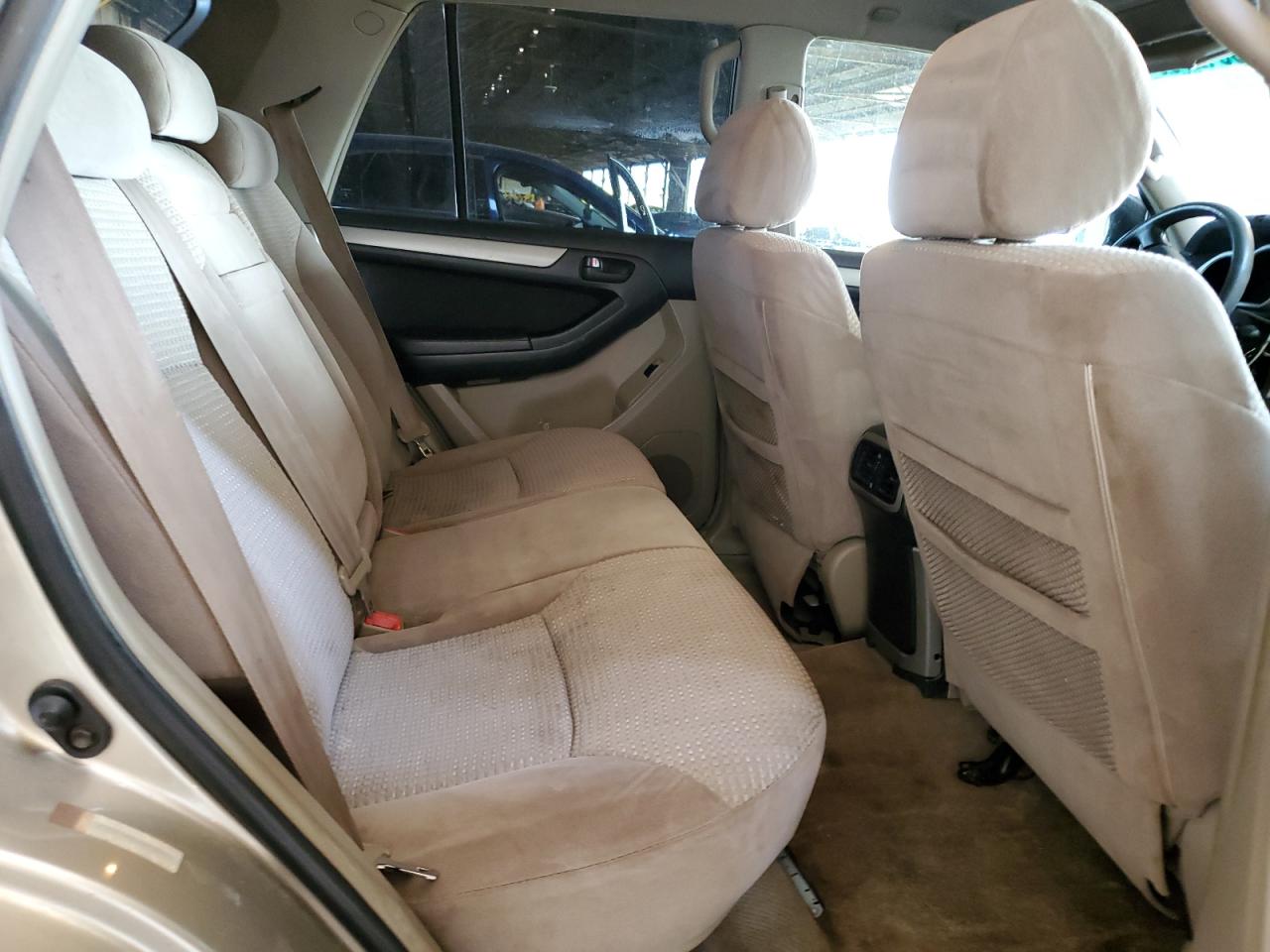 2004 Toyota 4Runner - Image 11