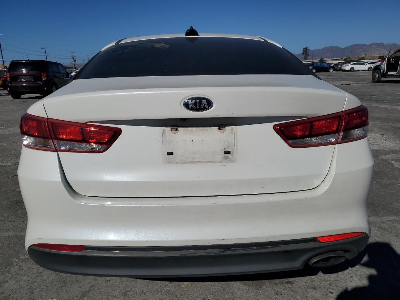 2016 Kia Optima - Image 6