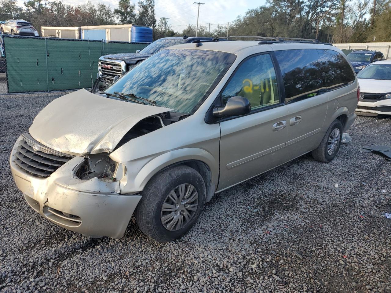 2005 Chrysler Town & Country - Image 1