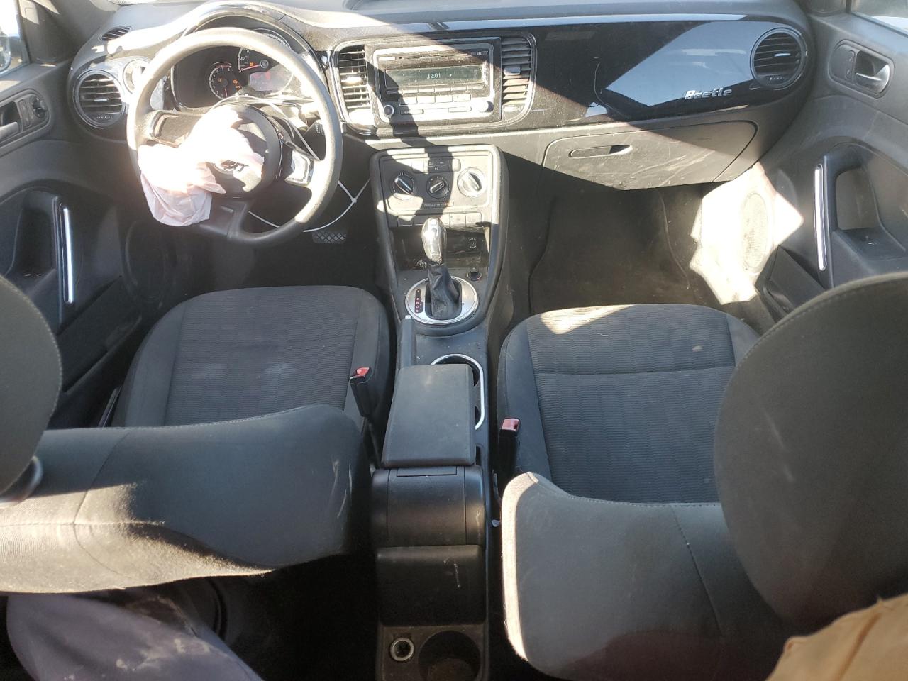 2014 Volkswagen Beetle - Image 8