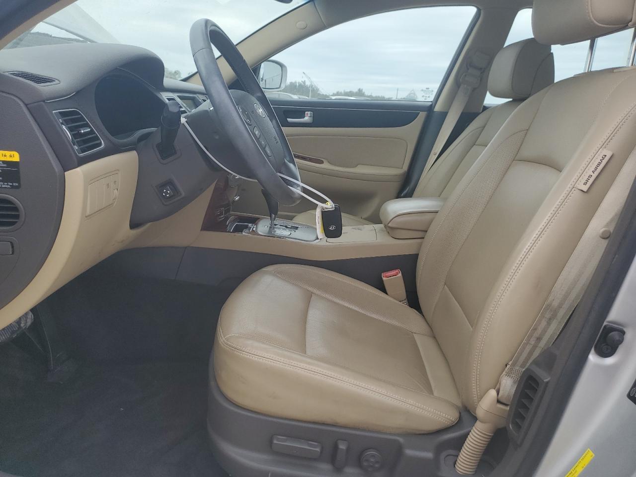 2014 Hyundai Genesis - Image 7