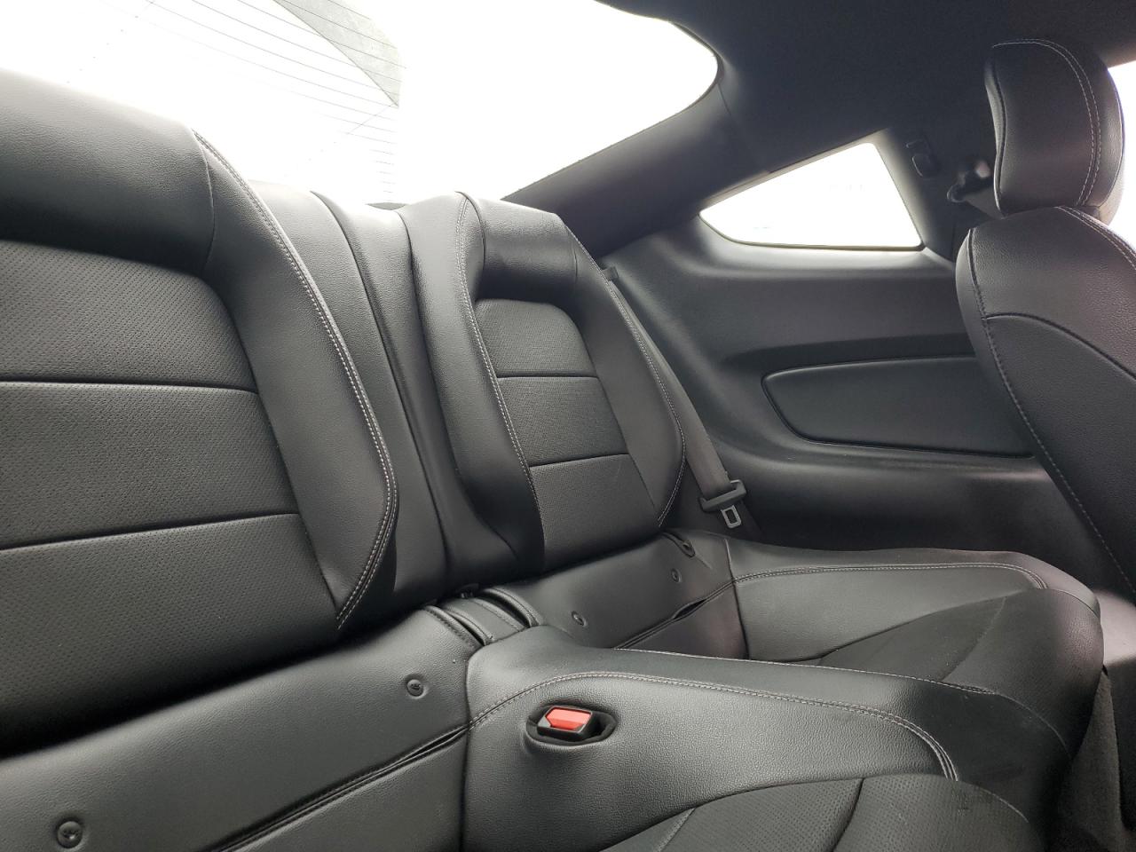 2022 Ford Mustang - Image 12
