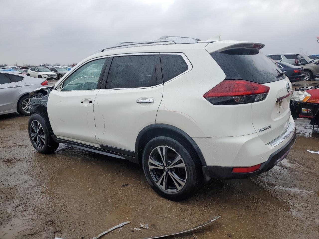 2019 Nissan Rogue - Image 2