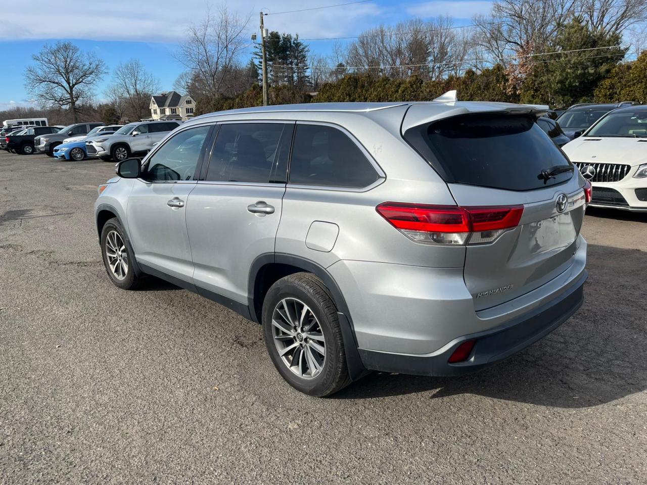 VIN 5TDJZRFH6KS619214 2019 TOYOTA HIGHLANDER no.2