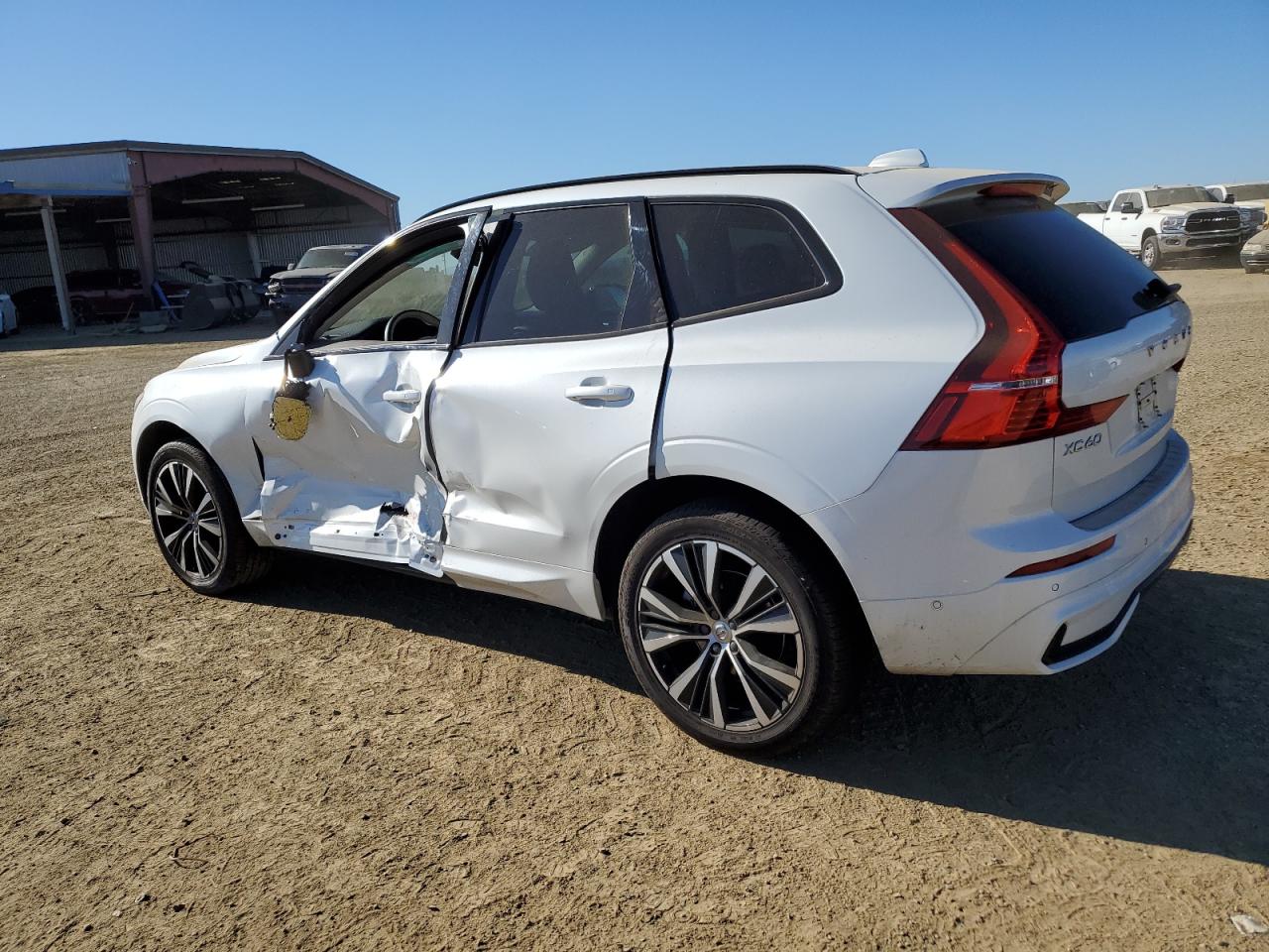 2023 Volvo XC60 - Image 2