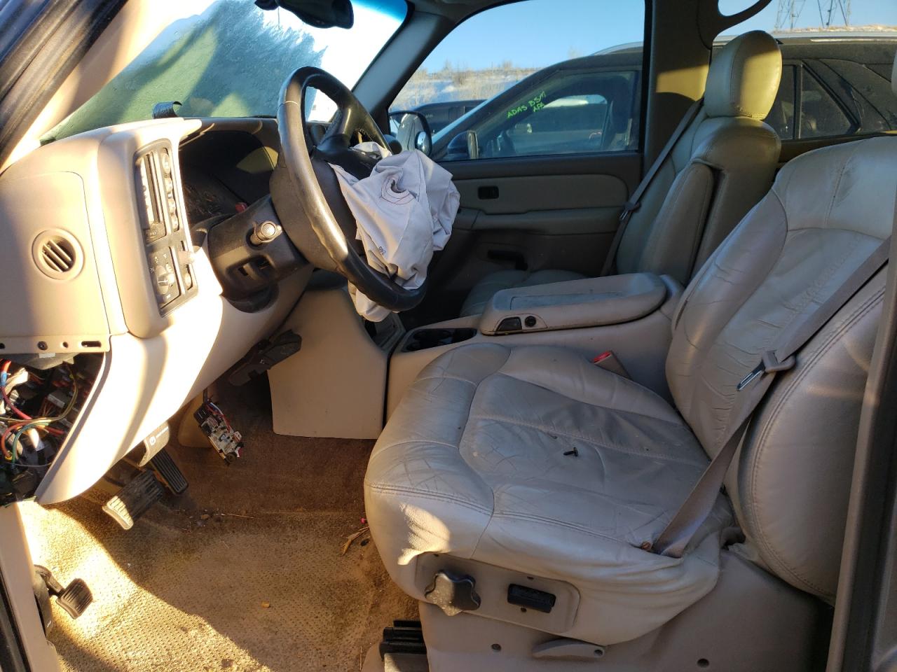 2002 Chevrolet Tahoe - Image 7