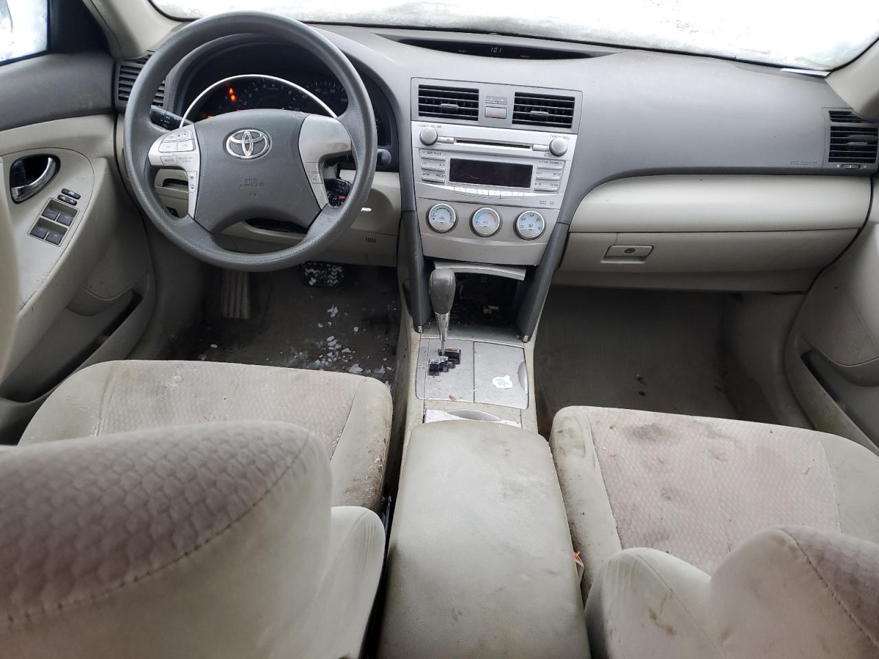 2011 Toyota Camry - Image 8