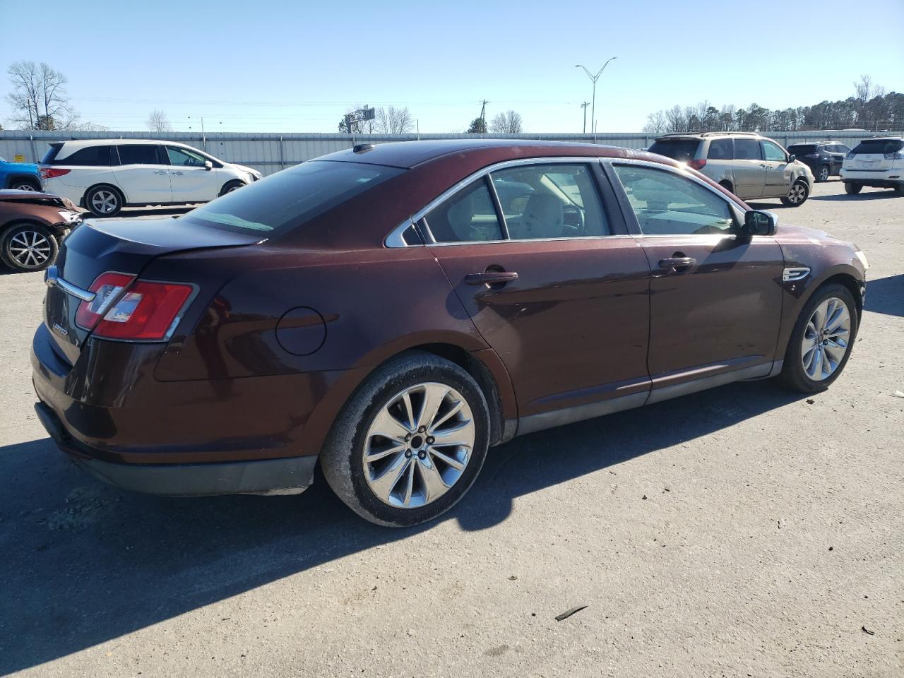 2010 Ford Taurus - Image 3