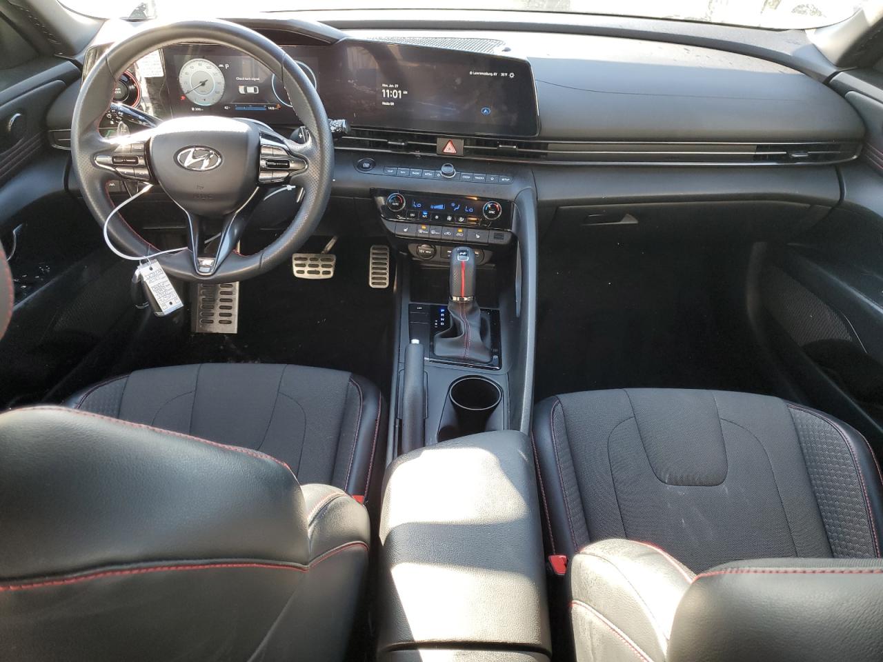 2023 Hyundai Elantra - Image 8