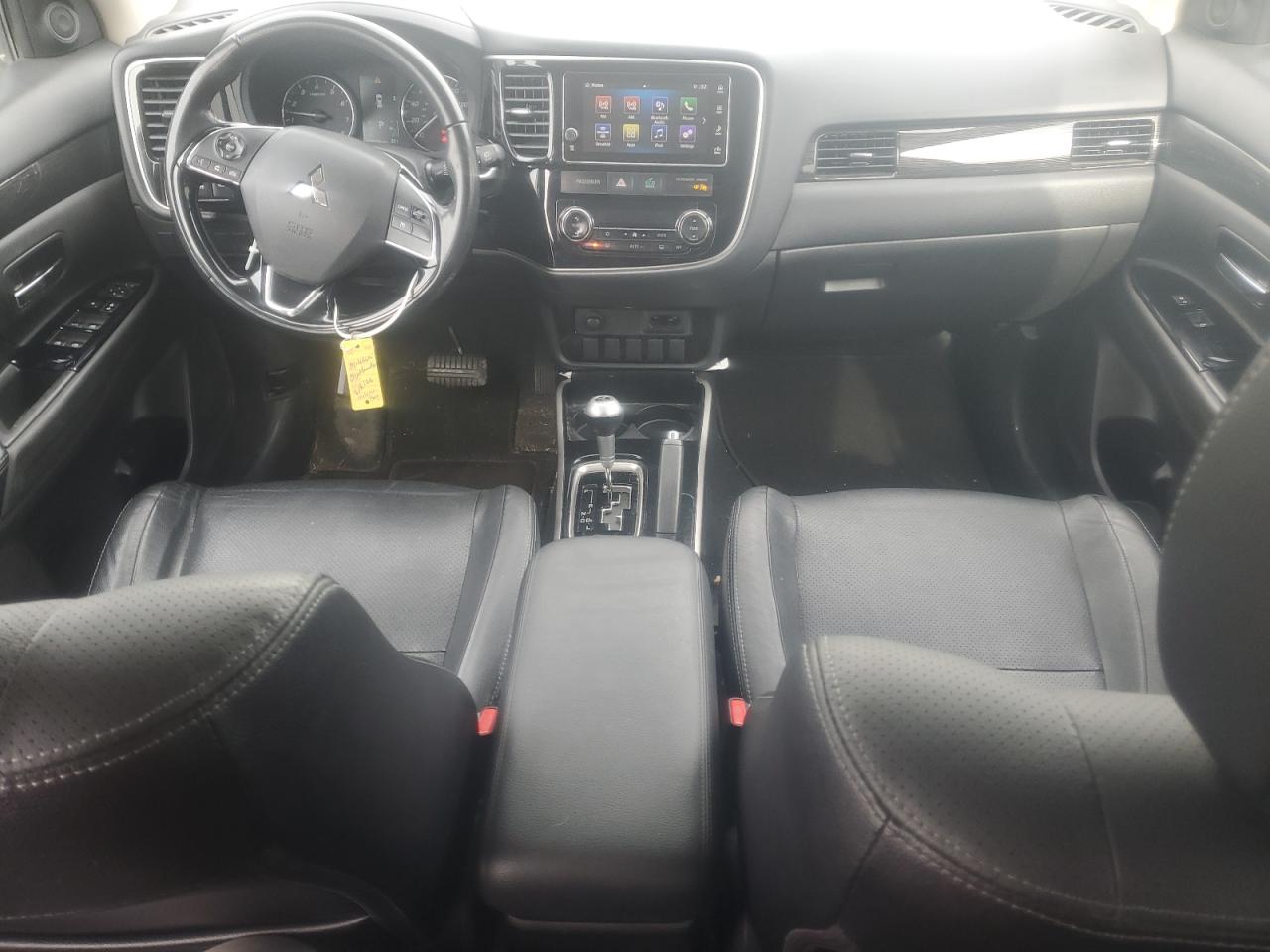 2017 Mitsubishi Outlander - Image 8