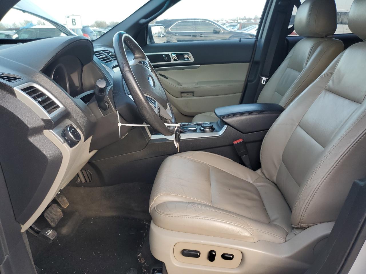 2015 Ford Explorer - Image 7