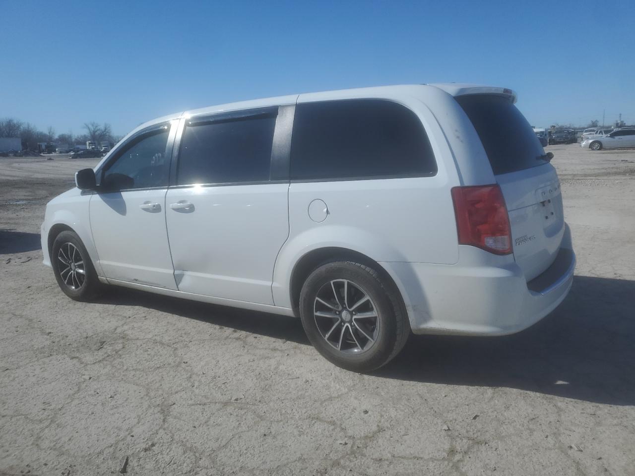 2018 Dodge Caravan - Image 2