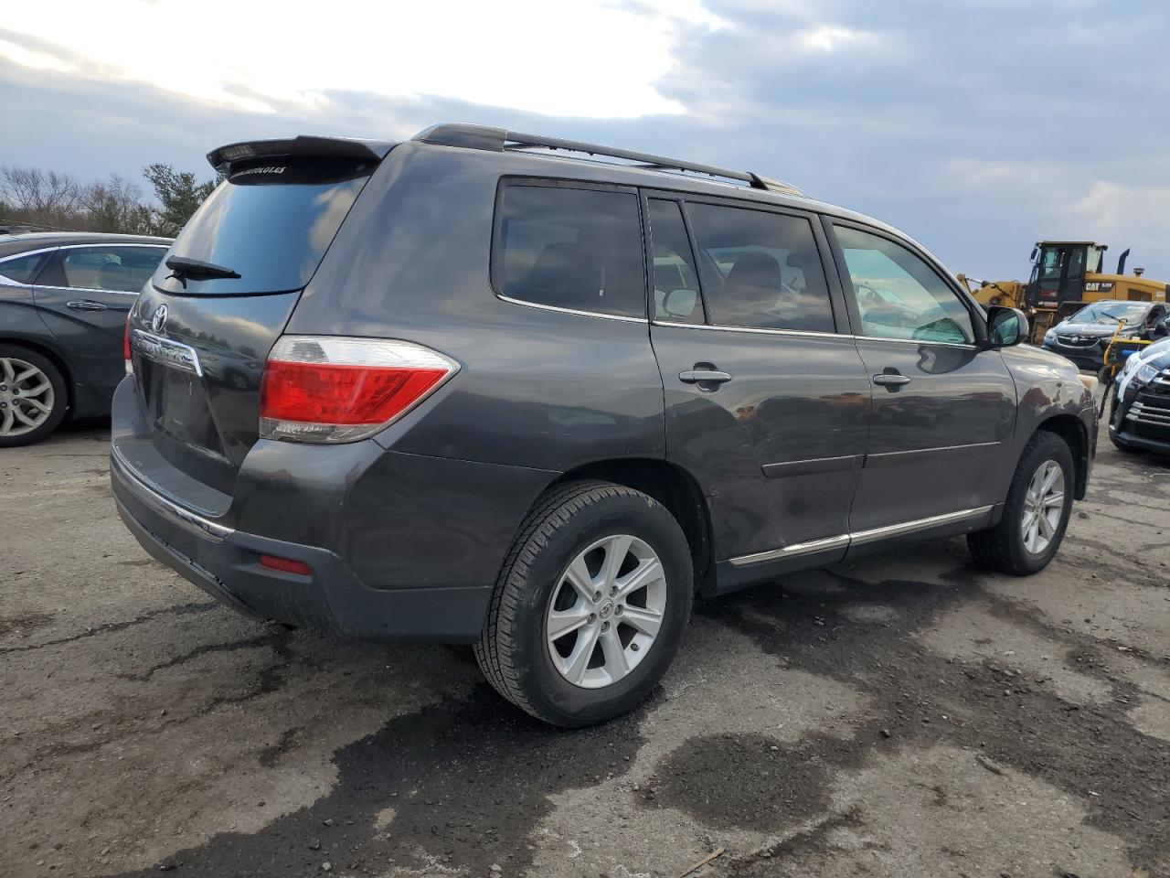 VIN 5TDBK3EH5DS241235 2013 TOYOTA HIGHLANDER no.3