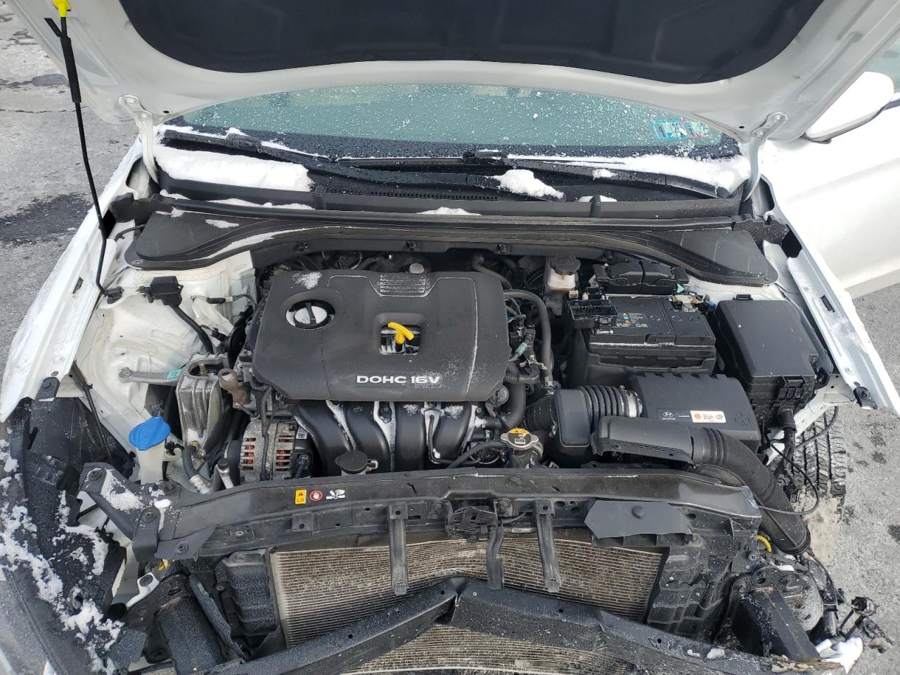 2018 Hyundai Elantra - Image 13