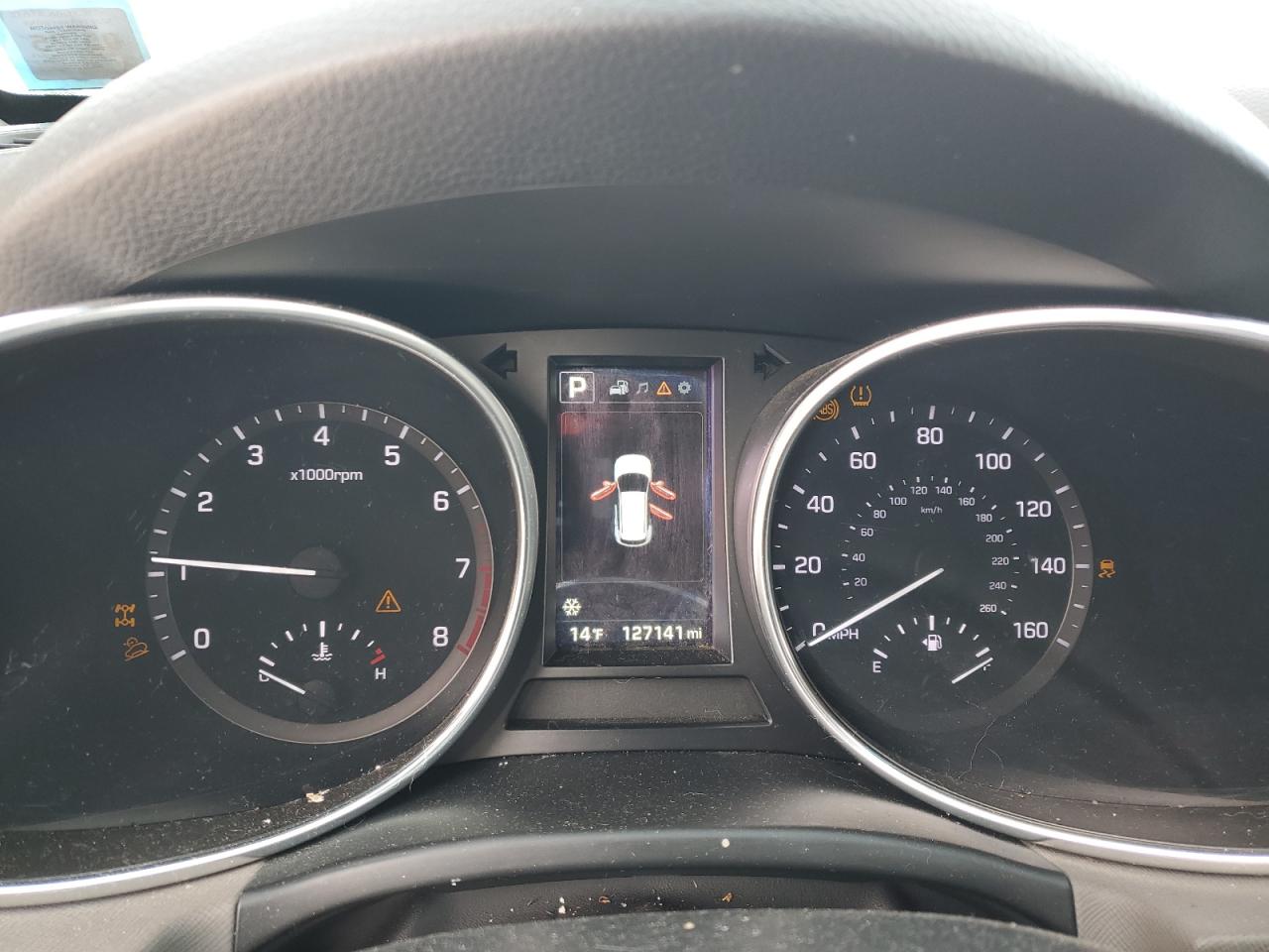 2017 Hyundai Santa Fe - Image 9