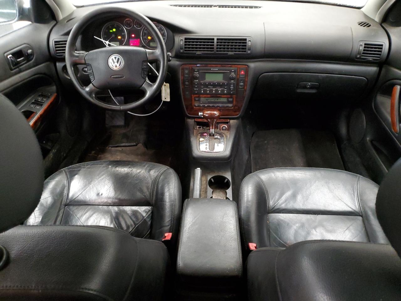 2003 Volkswagen Passat - Image 8