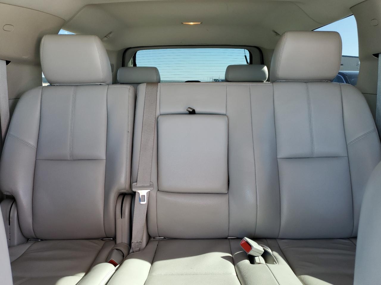 2013 Chevrolet Suburban - Image 10