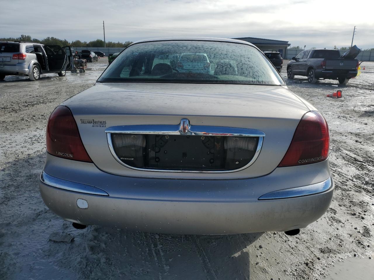 1999 Lincoln Continental VIN: 1LNHM97V8XY671775 Lot: 42429965