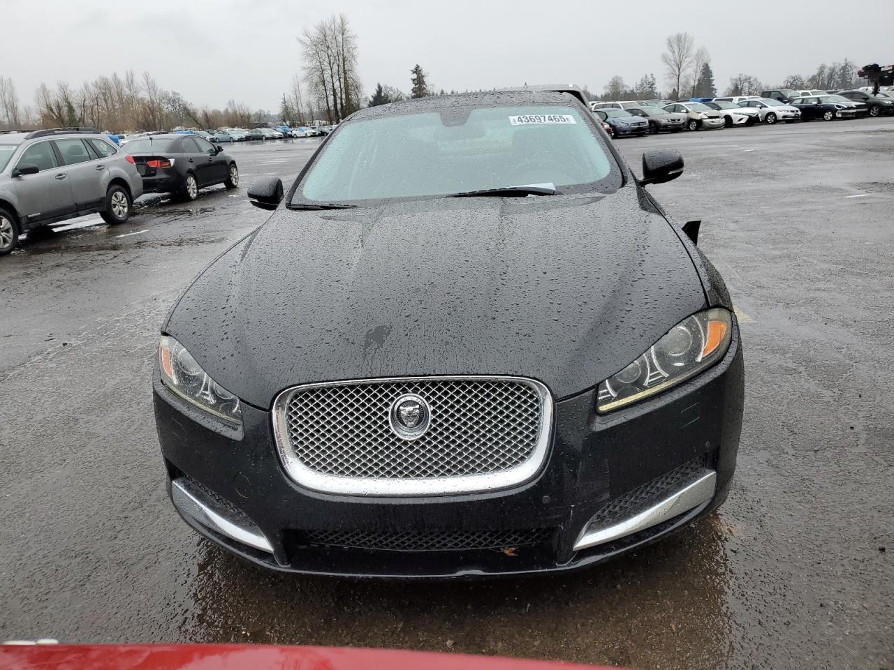 2012 Jaguar XF - Image 5