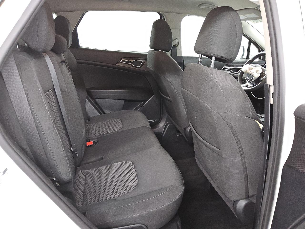 2023 Kia Sportage - Image 11