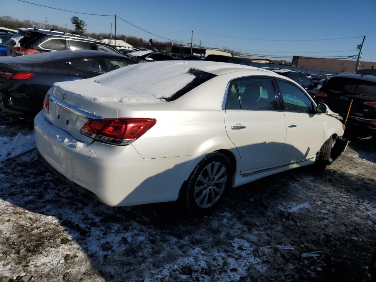 2011 Toyota Avalon - Image 3