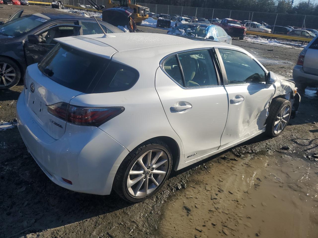 VIN JTHKD5BH8D2147334 2013 LEXUS CT 200 no.3