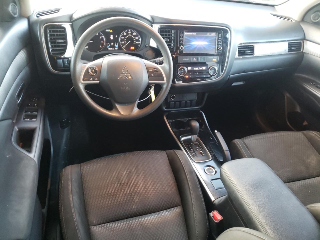 2018 Mitsubishi Outlander - Image 8
