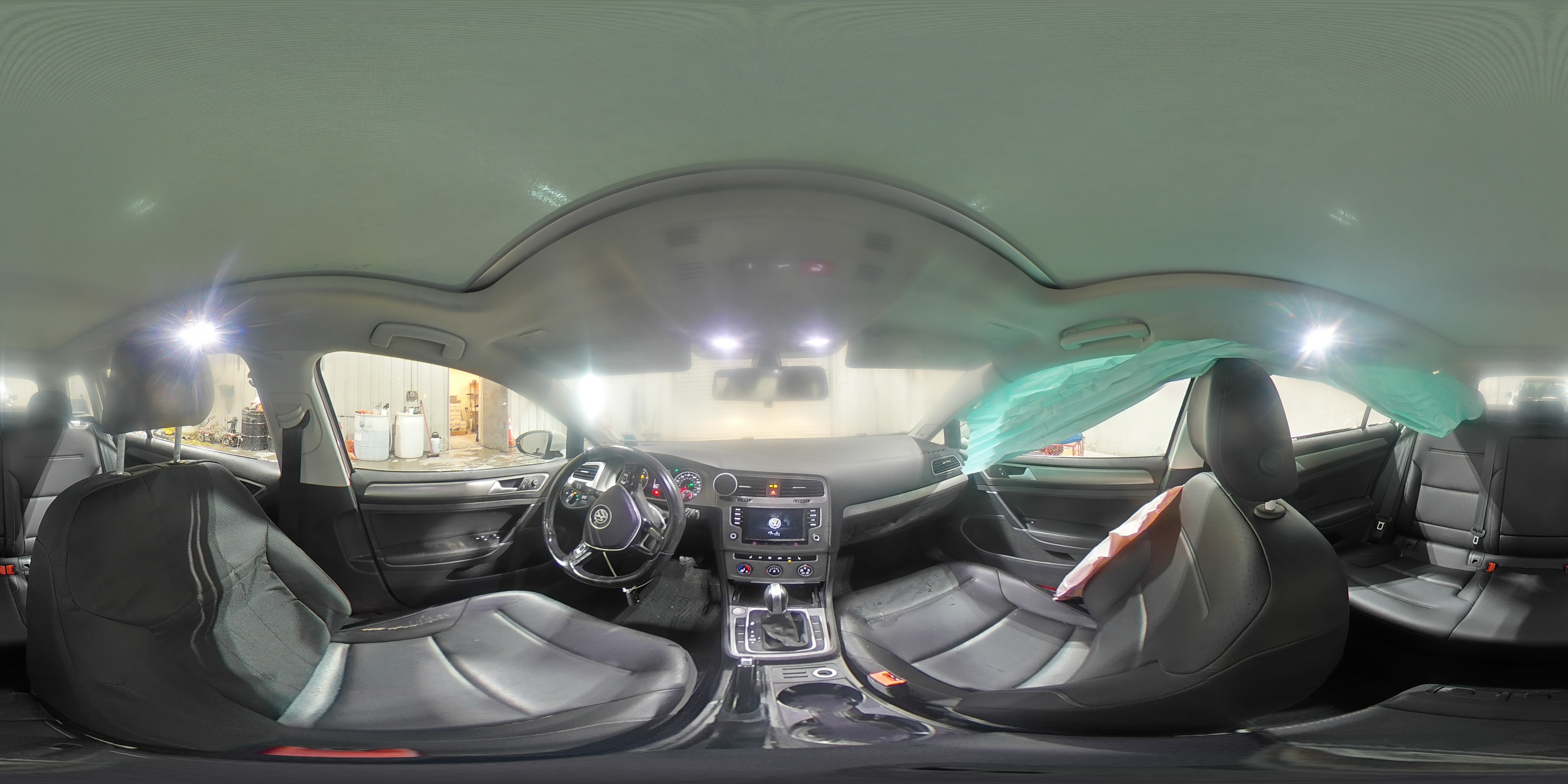 2017 Volkswagen Golf - Image 14