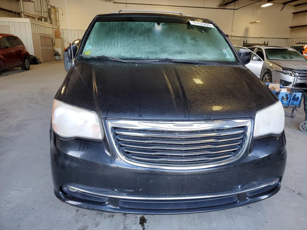 2014 Chrysler Town & Country - Image 5