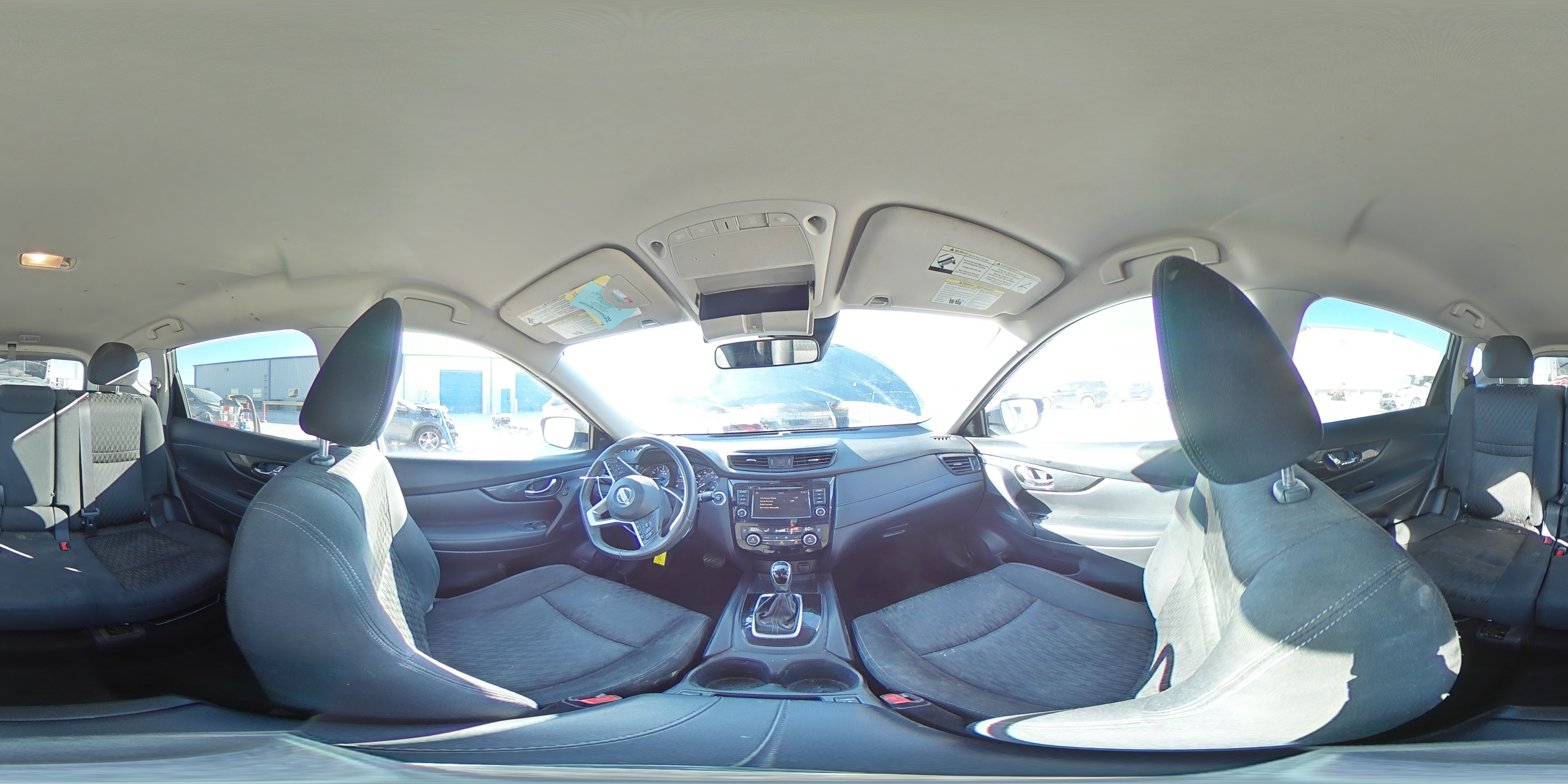 2019 Nissan Rogue - Image 16