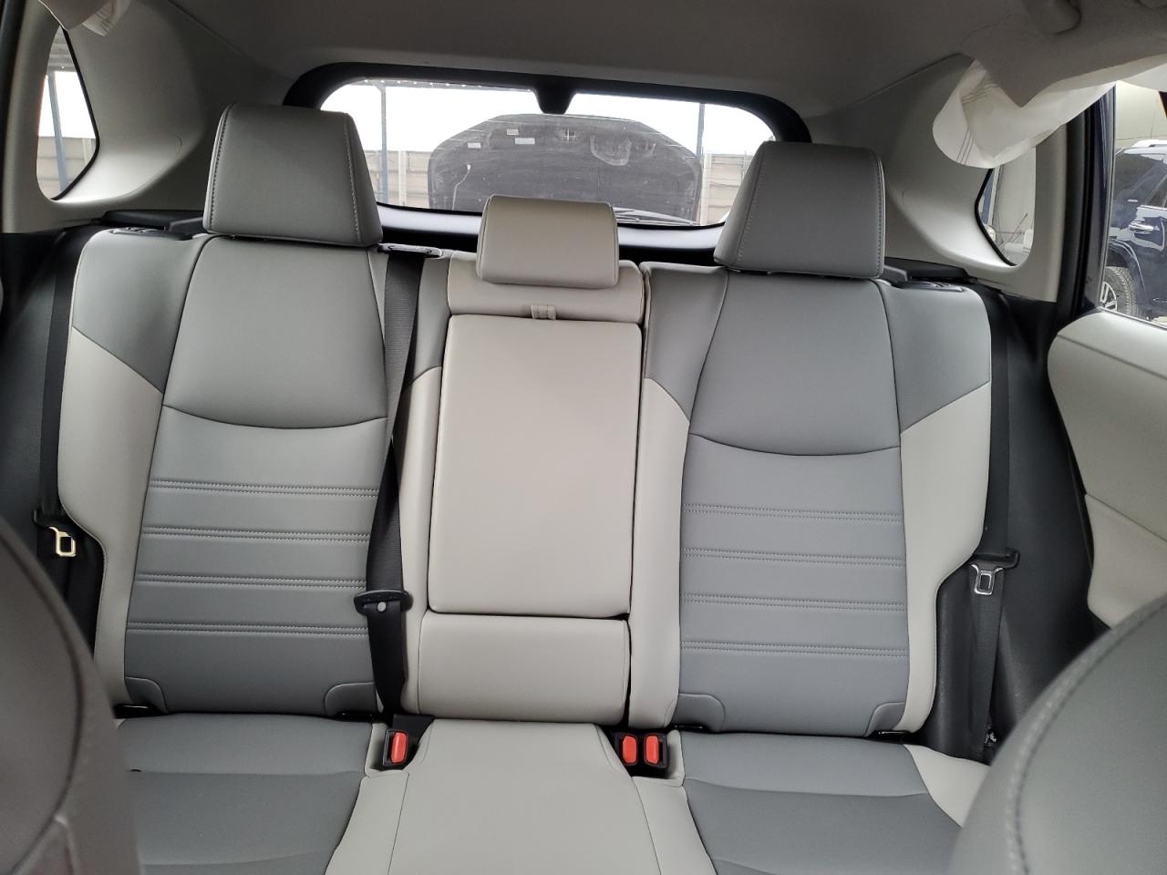 2024 Toyota RAV 4 - Image 10
