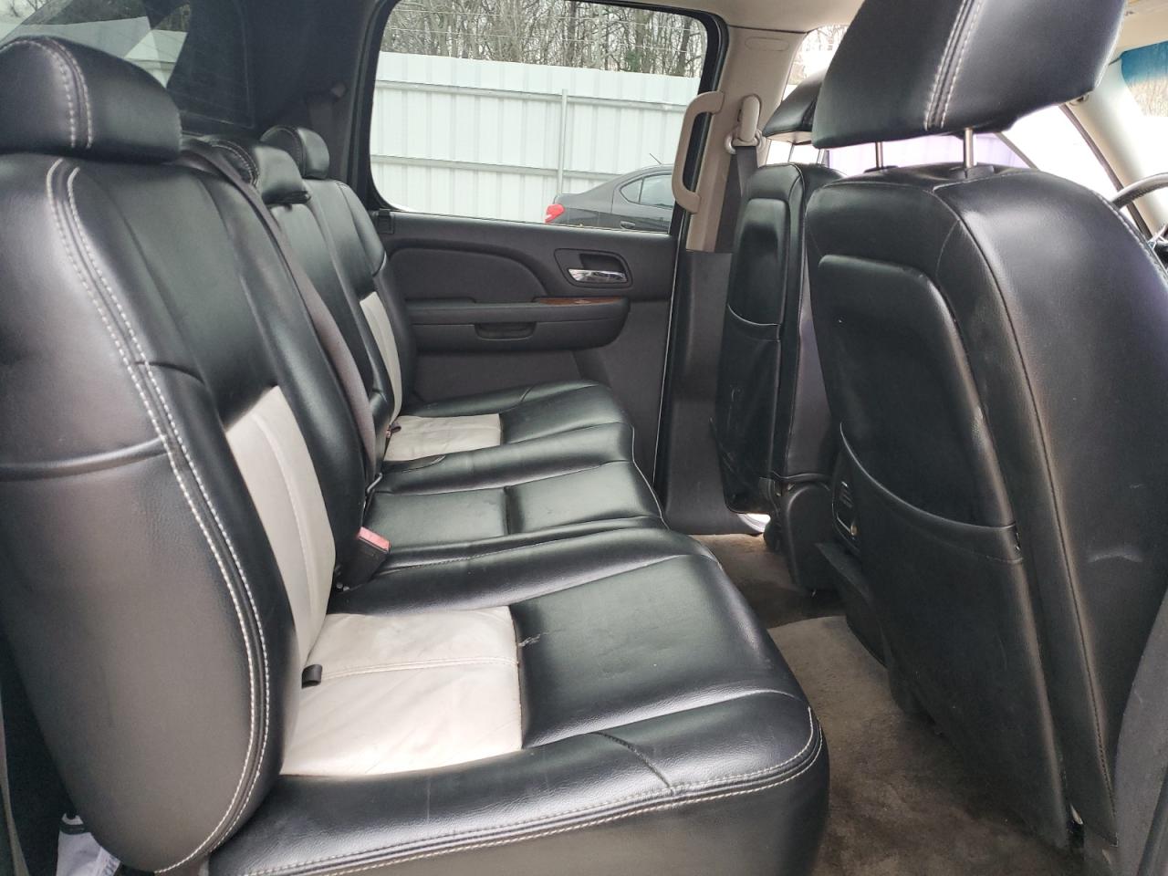 2007 Chevrolet Avalanche - Image 10
