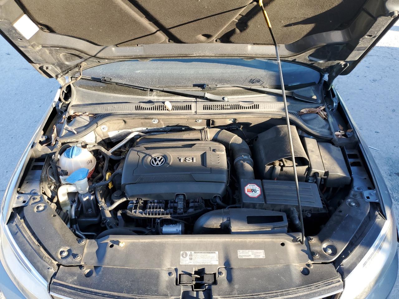 2016 Volkswagen Jetta - Image 11