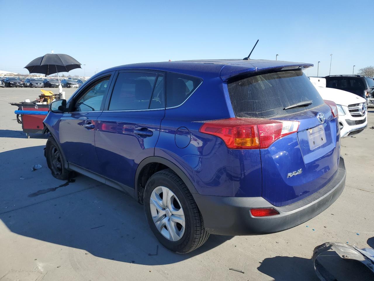 2015 Toyota RAV 4 - Image 2