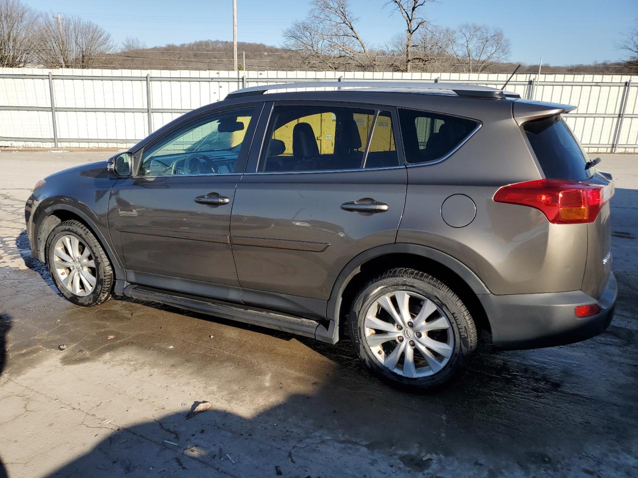 2015 Toyota RAV 4 - Image 2
