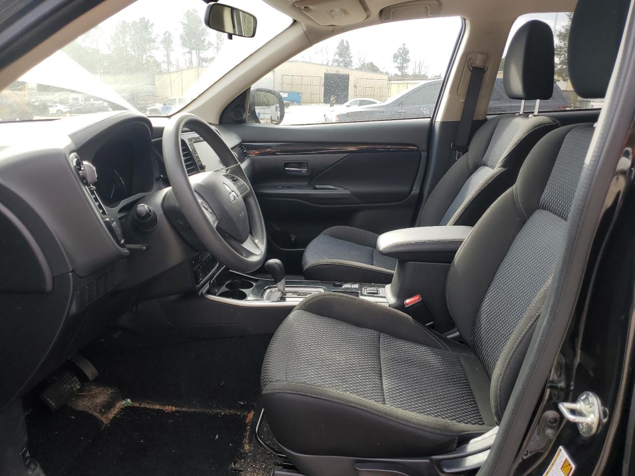 2019 Mitsubishi Outlander - Image 7