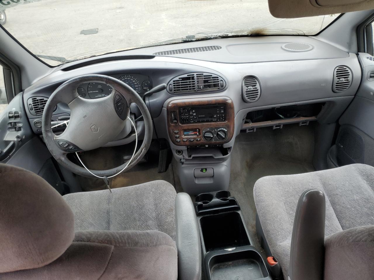 1998 Chrysler Town & Country - Image 8